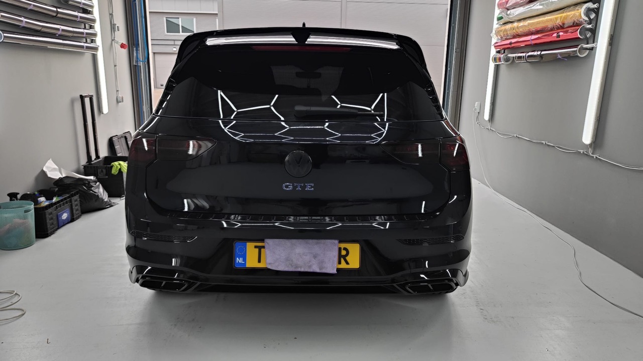 Koplampen en achterlichten smoken of tinten