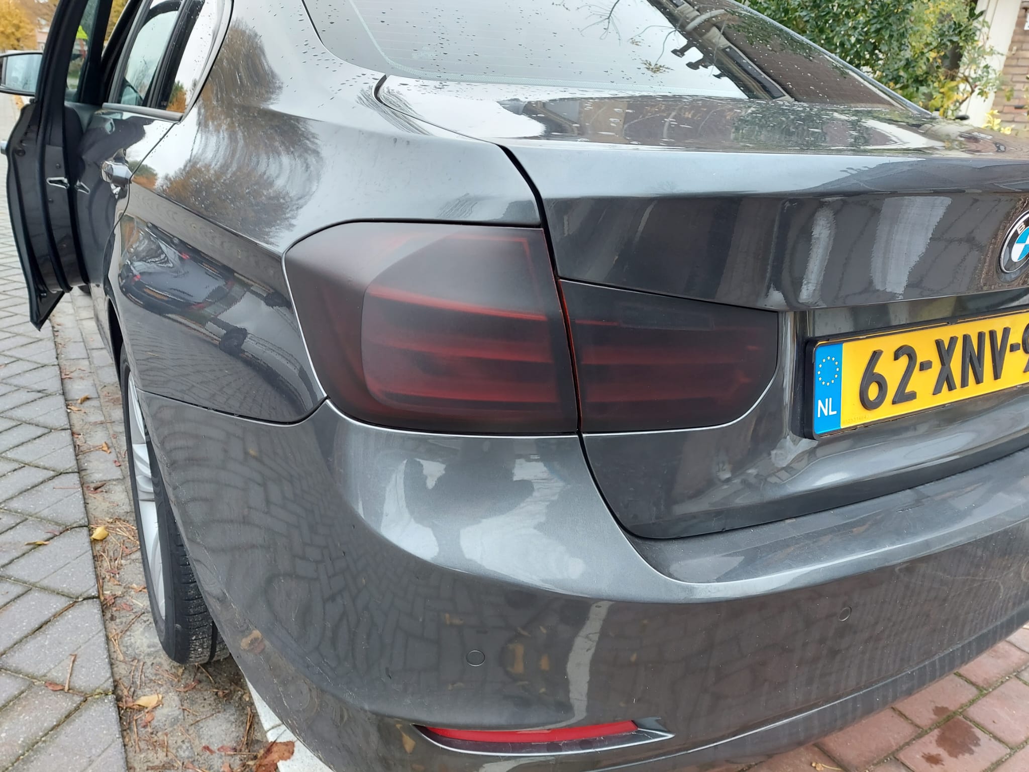 Koplampen en achterlichten smoken of tinten