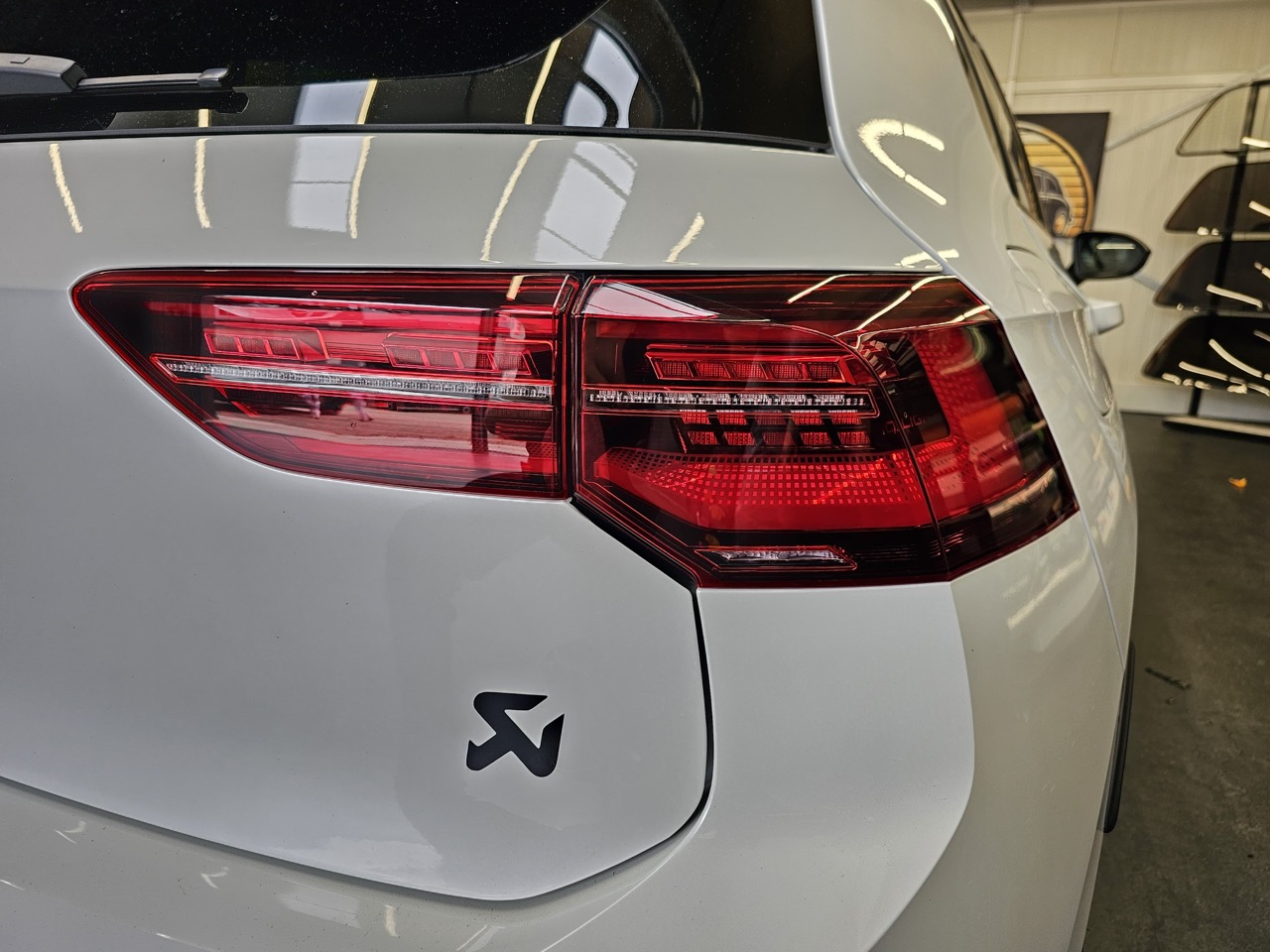 Koplampen en achterlichten smoken of tinten