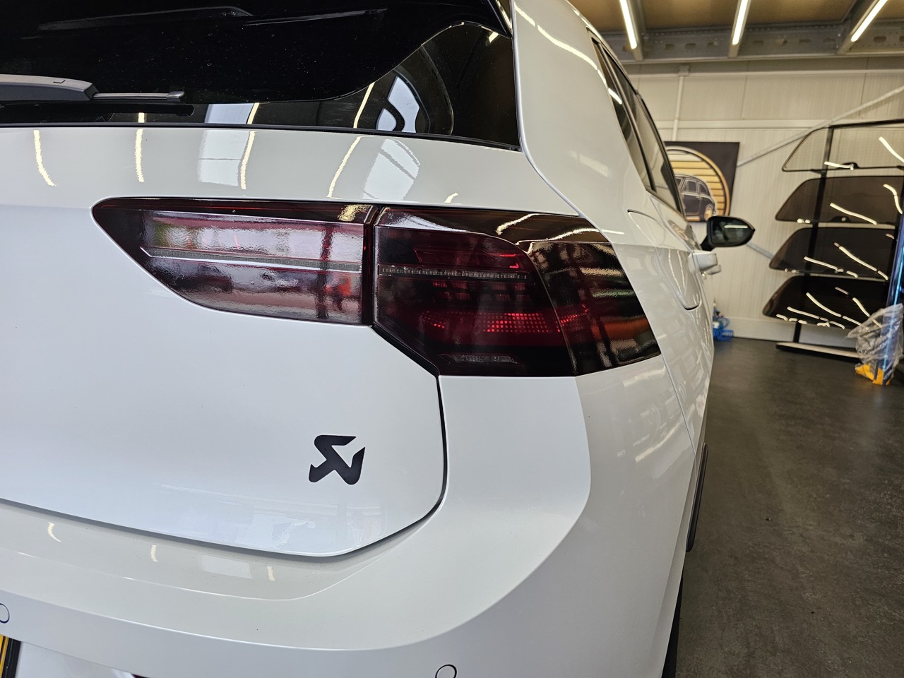 Koplampen en achterlichten smoken of tinten